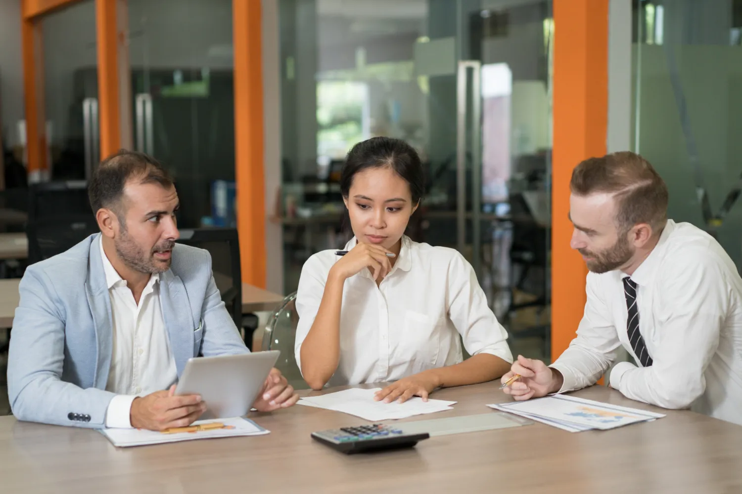 MIPS consultant guiding healthcare organization through reporting requirements and performance improvement planning